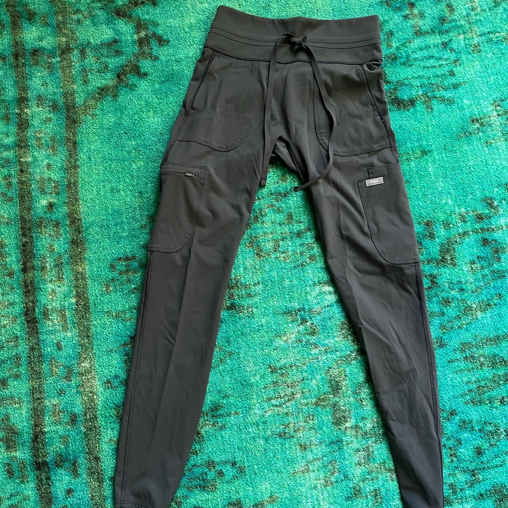 Figs Charcoal High Waisted Seville Scrub Leggings Size Small